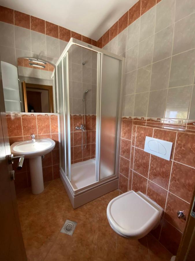 Central Rooms Near The Beach Novalja Exterior foto